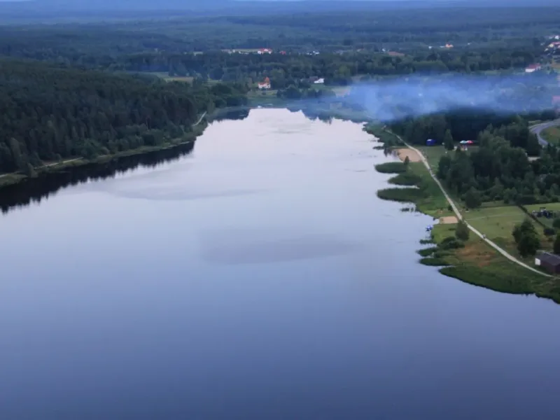 Panorama zalewu na Żarnówce o poranku